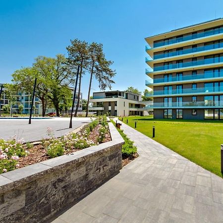 Bonnie-Premium Lelle Waterfront Private Apartment Balatonlelle Esterno foto