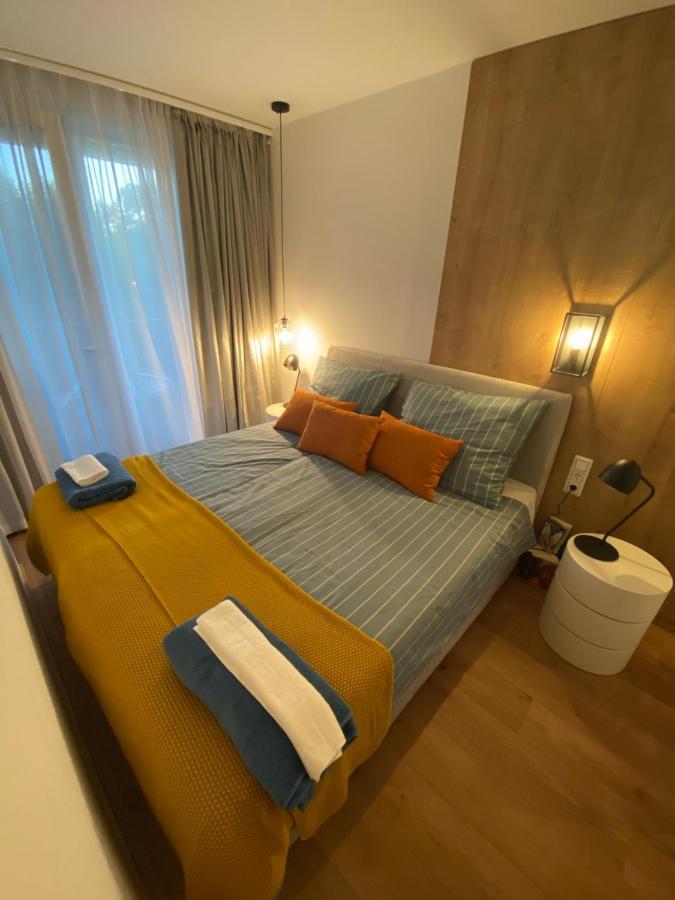 Bonnie-Premium Lelle Waterfront Private Apartment Balatonlelle Esterno foto