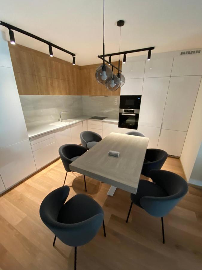 Bonnie-Premium Lelle Waterfront Private Apartment Balatonlelle Esterno foto